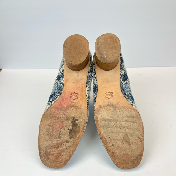 Bernardo Blue Floral Ankle Boots with Gold Heel Size 10M - Picture 6 of 9